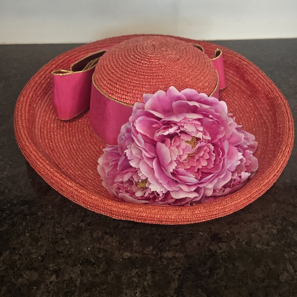 Chic Pink Women\'s Hat with Floral Accent main image 6